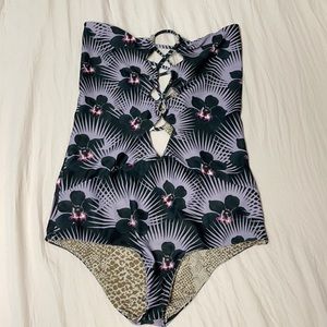 Acacia Bronx Modern Pacific